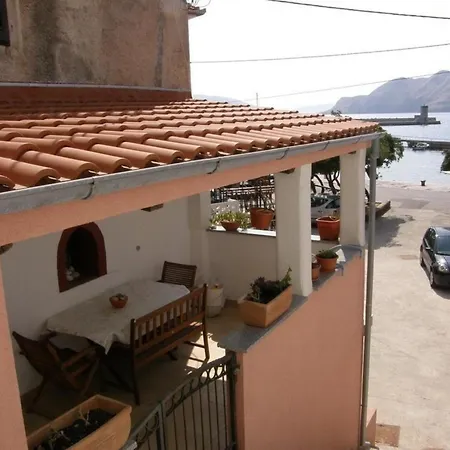 Im Hafen Und In Der Fussgaengerzone Apartment Baska (Krk)